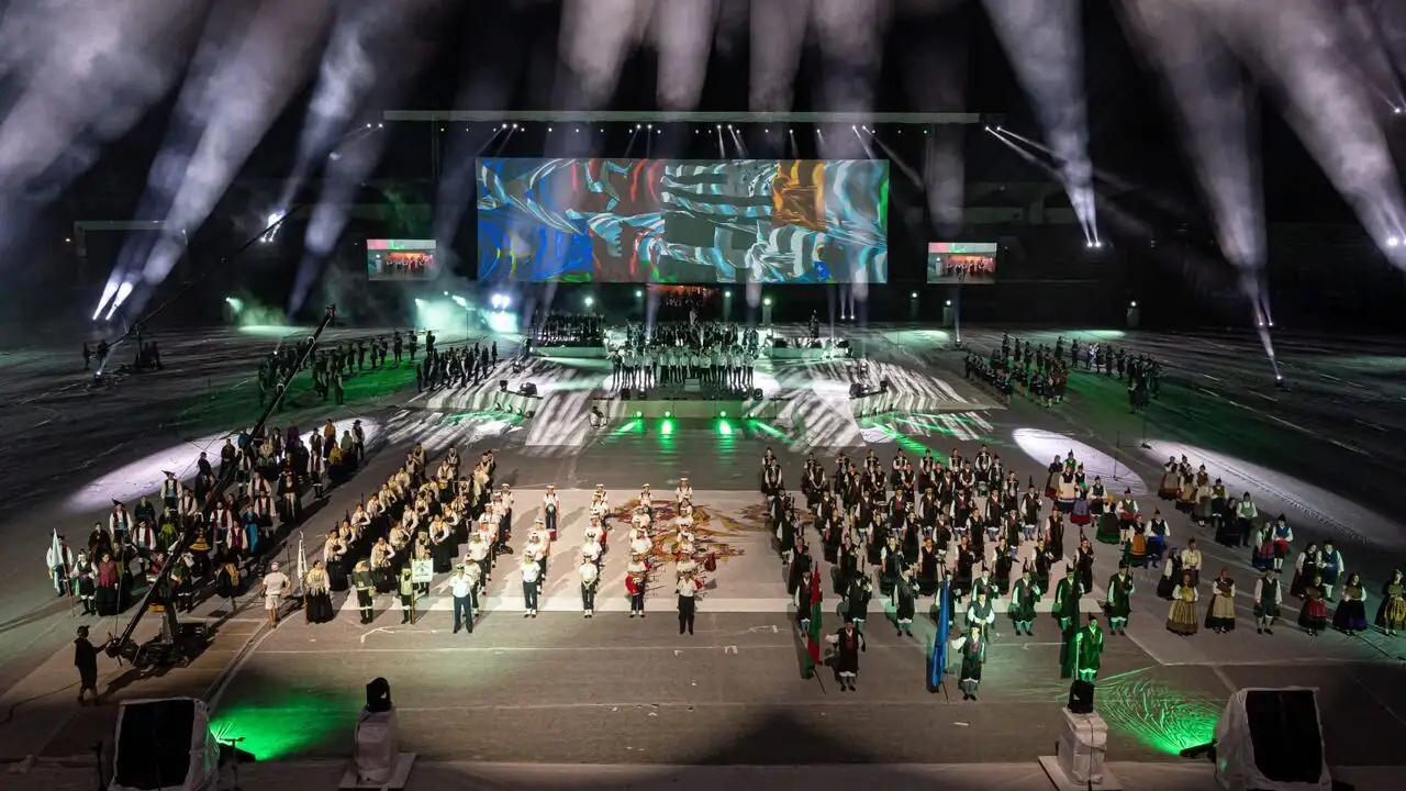Le 55e festival interceltique de Lorient - Le grand spectacle – image d’arrière-plan
