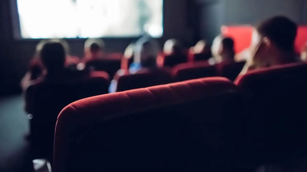 L'Equipe Ciné : Film à déterminer – image d’arrière-plan