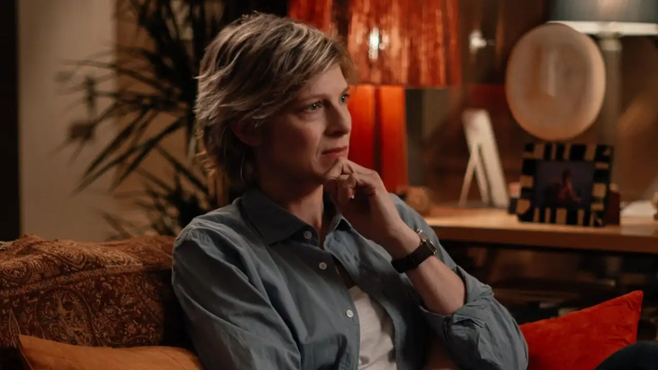 Les évaporés - Saison 1 - Alba et Charlotte – image d’arrière-plan