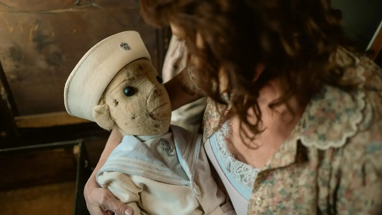 La malédiction de Robert the Doll – image d’arrière-plan