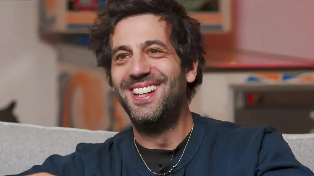 Max Boublil, l'éternel gamin – image d’arrière-plan