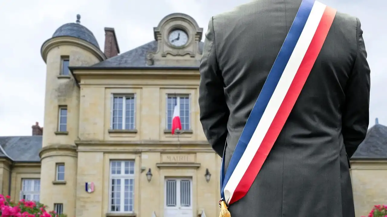Municipales le débat - Municipales 2026 : Saint-Etienne, le débat des candidats – image d’arrière-plan