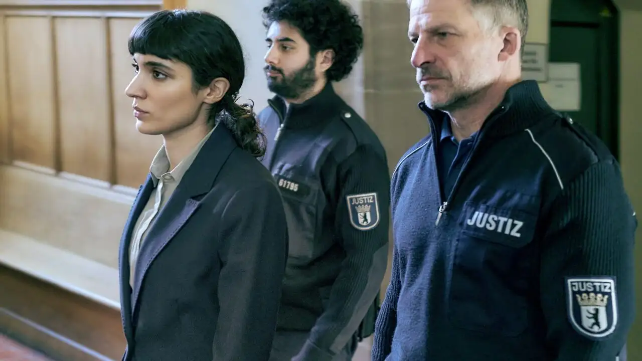 Le geste de trop – image d’arrière-plan
