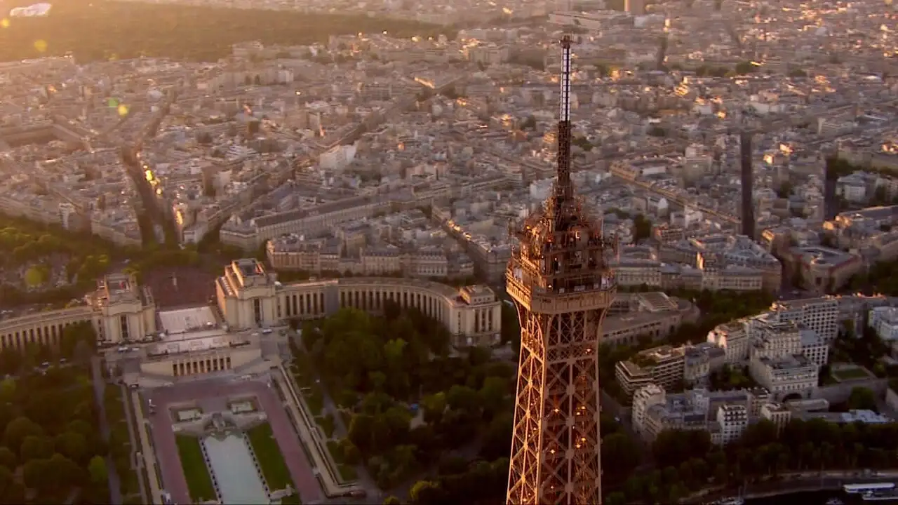 Un soir d'été sous la tour Eiffel avec la Maîtrise de Radio France – image d’arrière-plan
