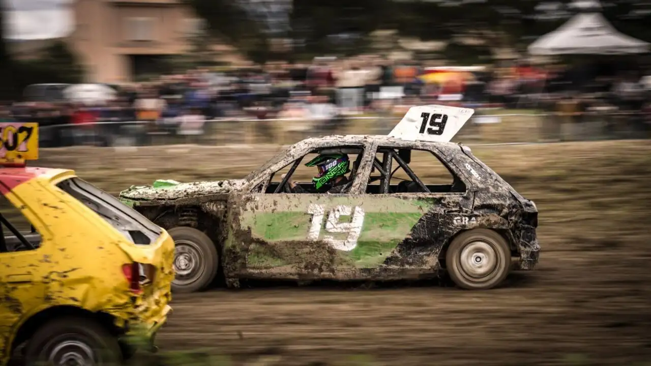Les enfants du Stock-car - Saison 1 – image d’arrière-plan