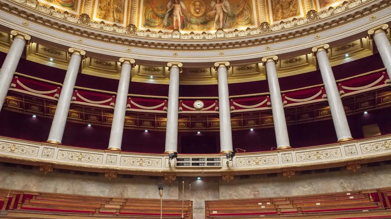 Trophées médiaClub'Elles 2026 - Alexandra Lamy, présidente de la cérémonie – image d’arrière-plan