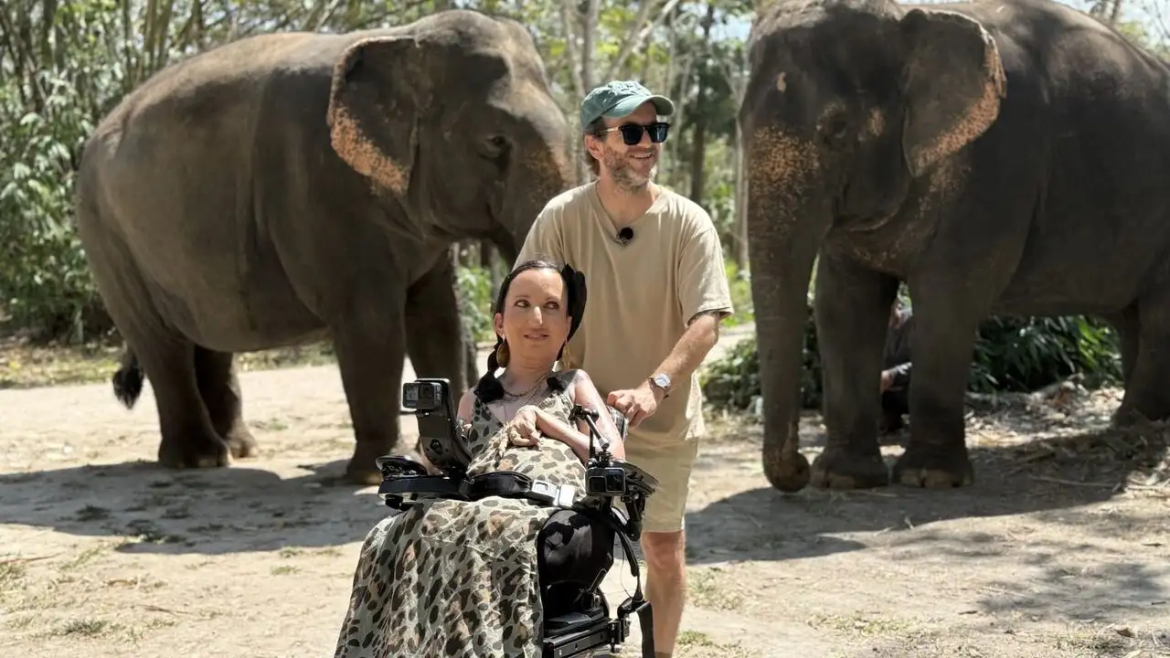 Lucie en Thaïlande – image d’arrière-plan