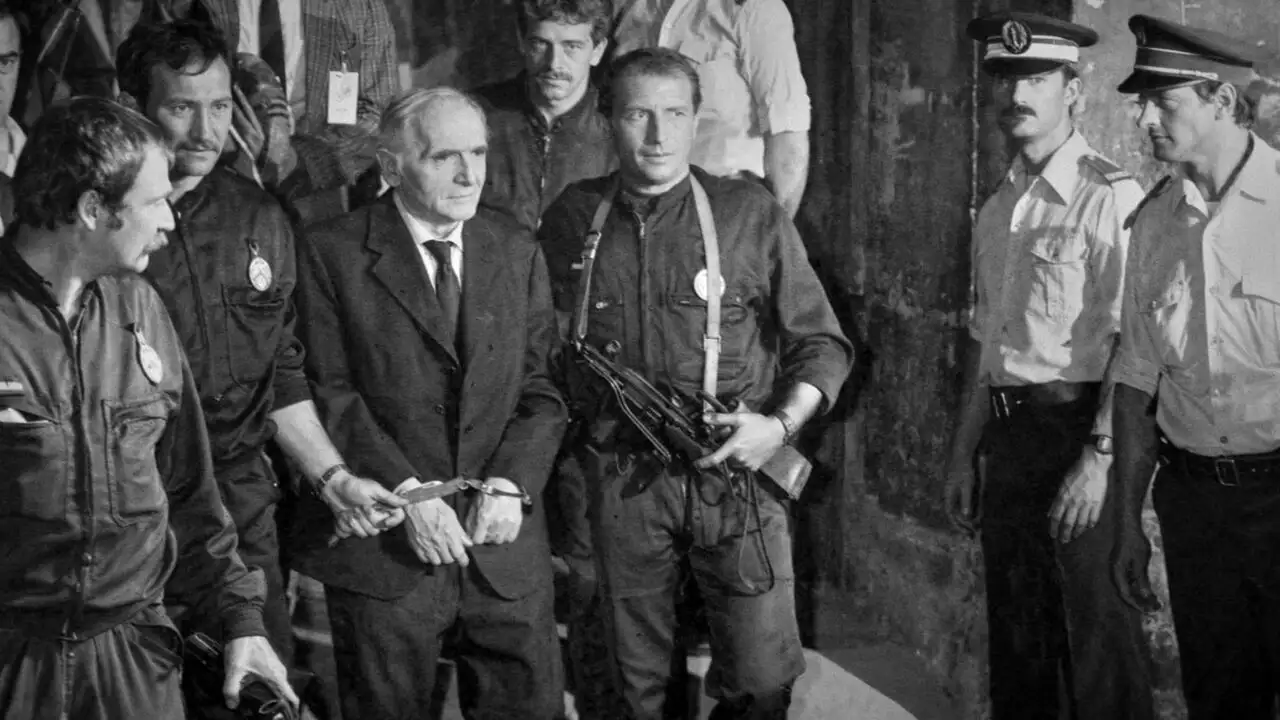 Crimes contre l'humanité - Le procès de Klaus Barbie - Saison 1 - L'accusé – image d’arrière-plan