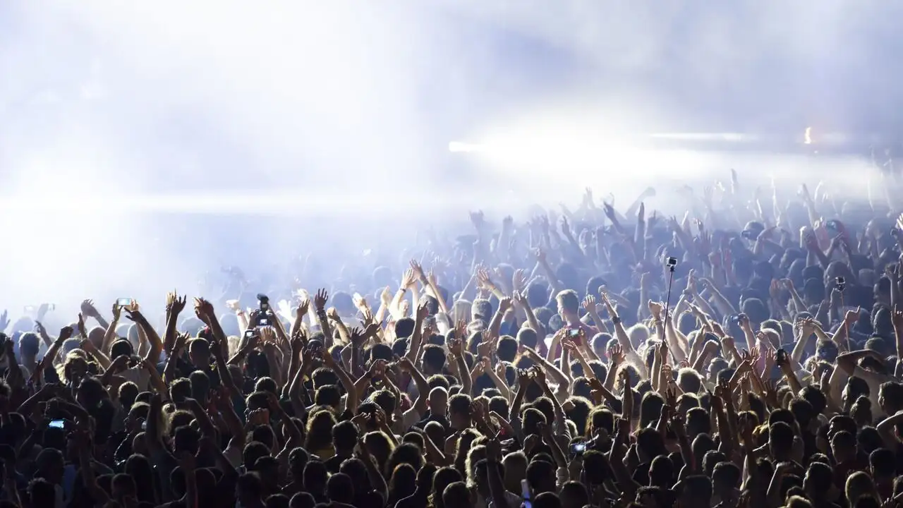 Les Francofolies de La Rochelle - Ladaniva – image d’arrière-plan
