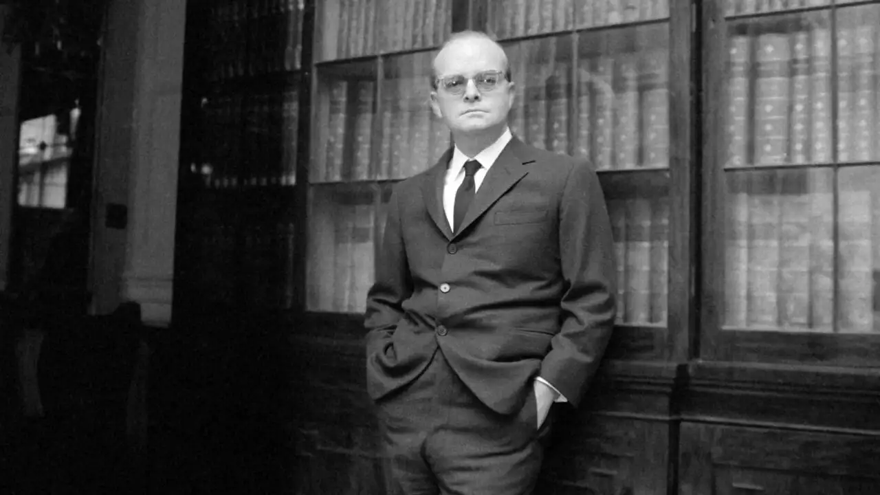 6 morts dans la nuit : "De sang-froid", Truman Capote – image d’arrière-plan