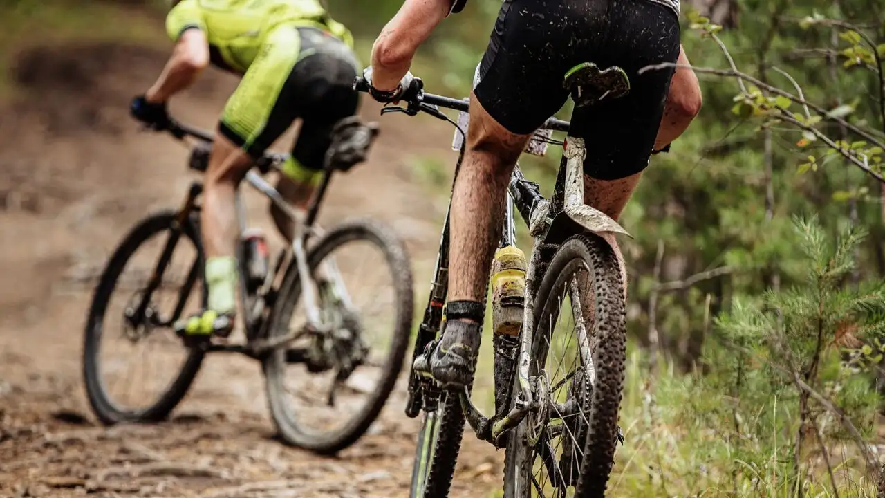 Race Bikes - Episode 1 – image d’arrière-plan
