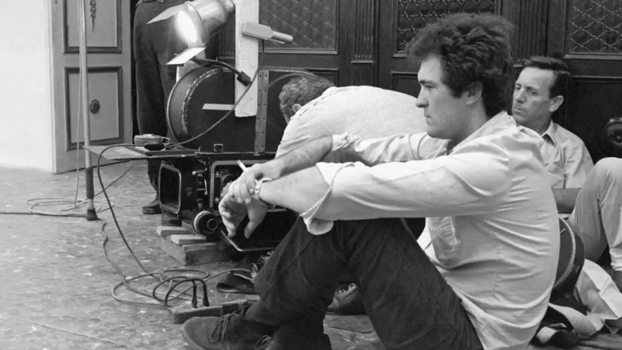 Bernardo Bertolucci : Itinéraire d'un cinéaste anticonformiste – image d’arrière-plan
