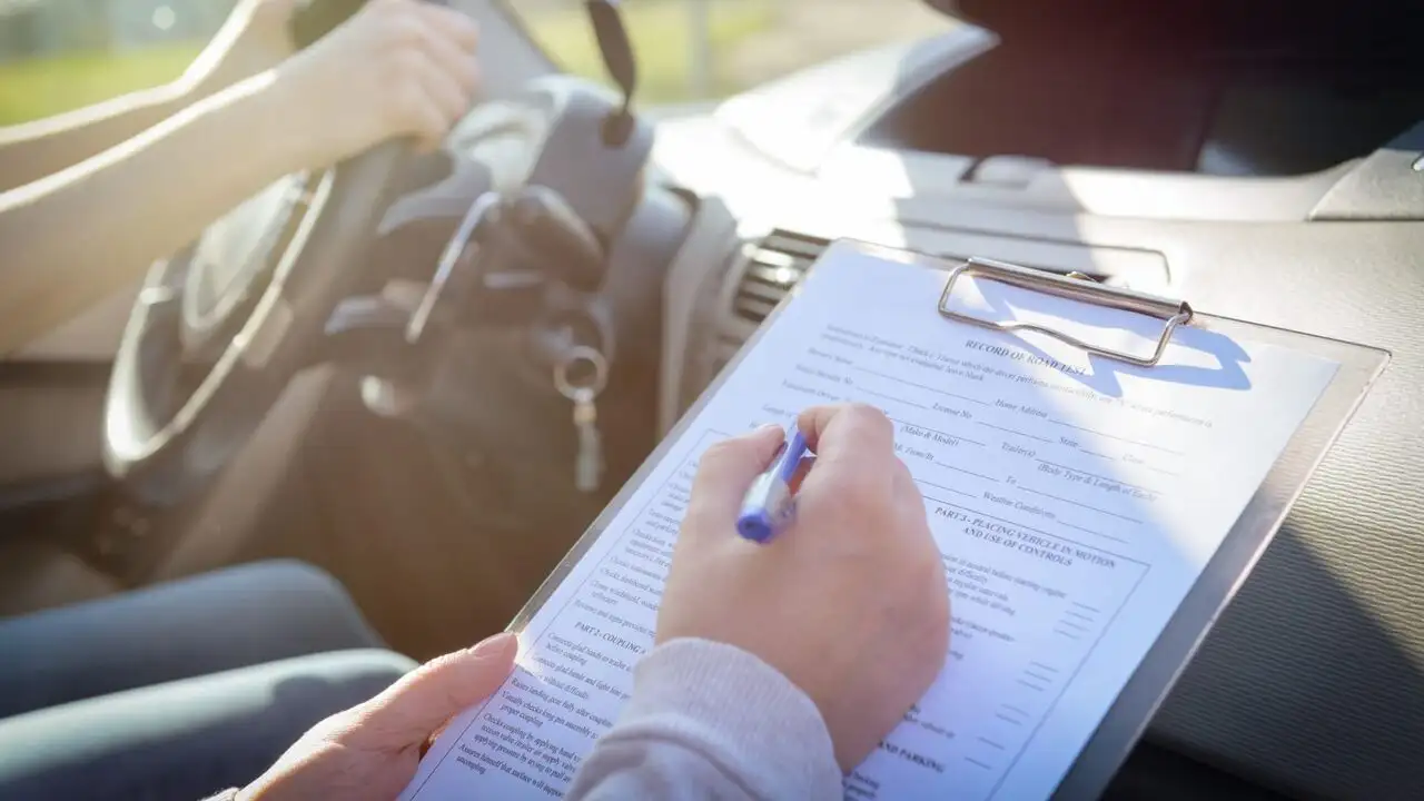 Permis de conduire : le grand test – image d’arrière-plan