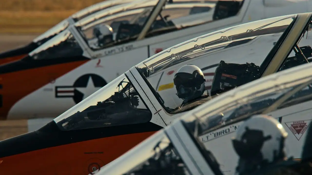 Top Guns: The Next Generation - Saison 1 - Combat engagé – image d’arrière-plan