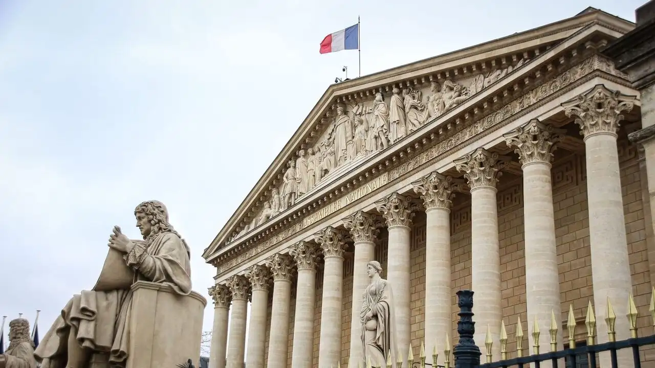Laïcité : les visages de la loi de 1905 - L'abbé Gayraud, le défenseur de l'Église – image d’arrière-plan