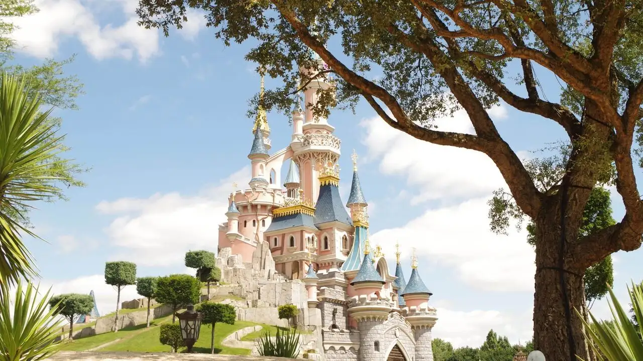 Disneyland : les secrets du parc – image d’arrière-plan