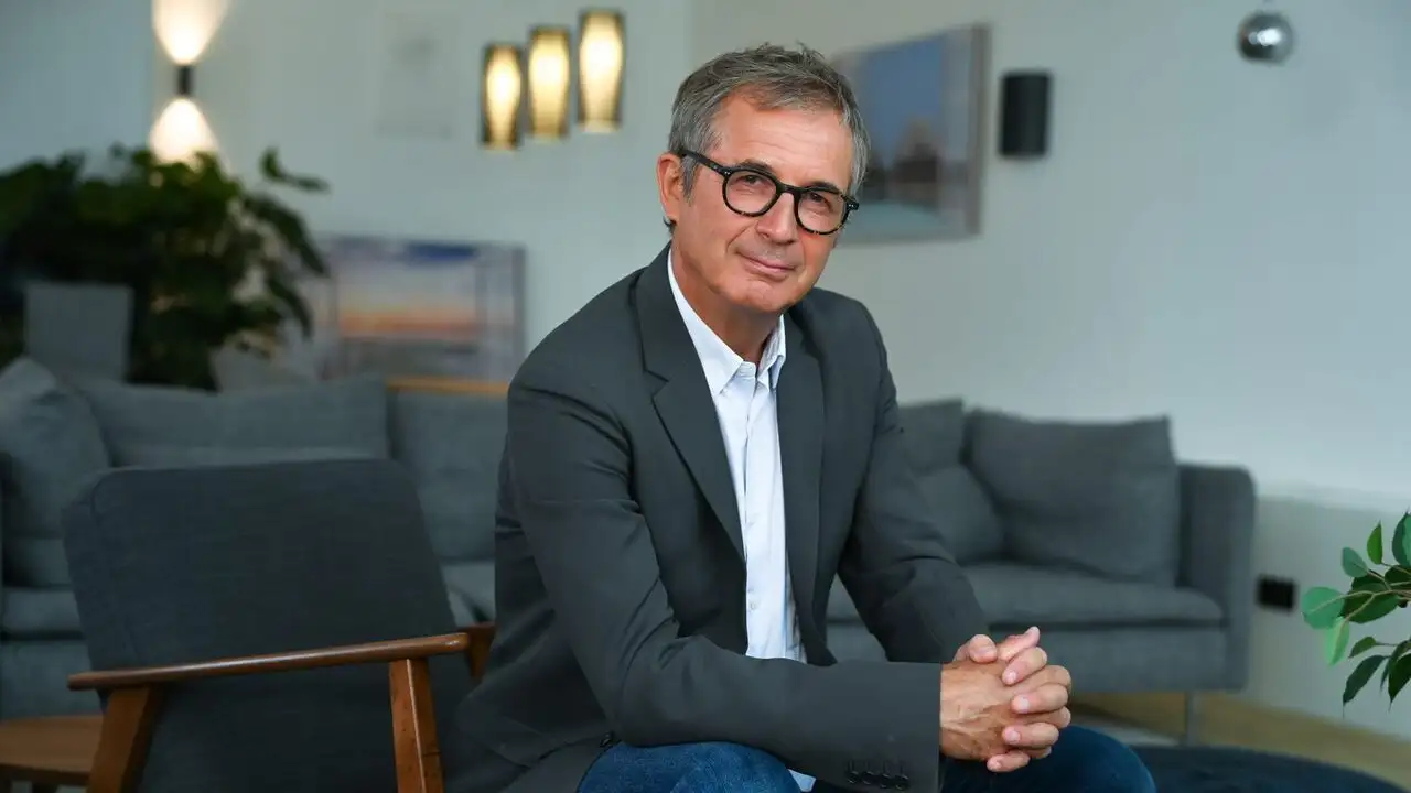 Politique à table ! - Christopher Weissberg – image d’arrière-plan