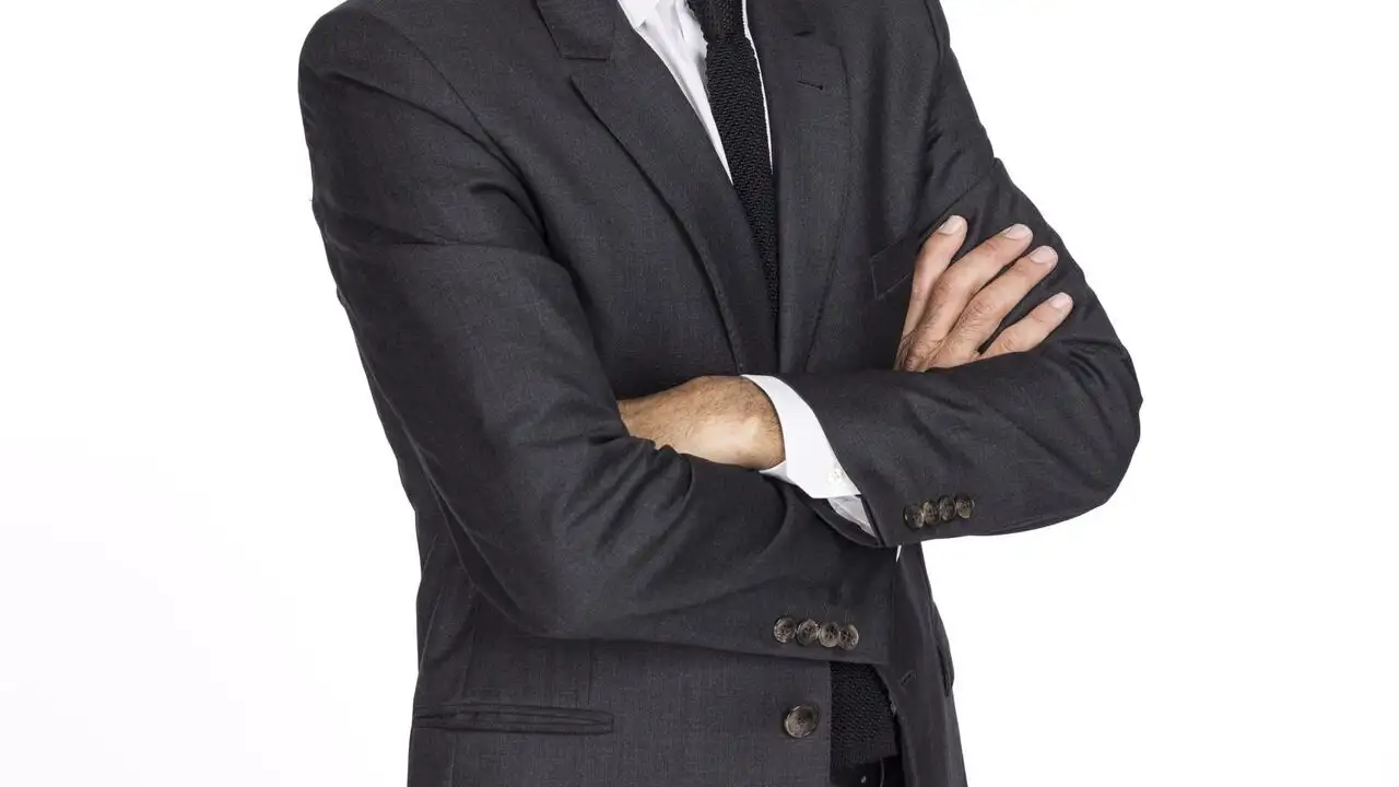 Face à Thomas Misrachi – image d’arrière-plan