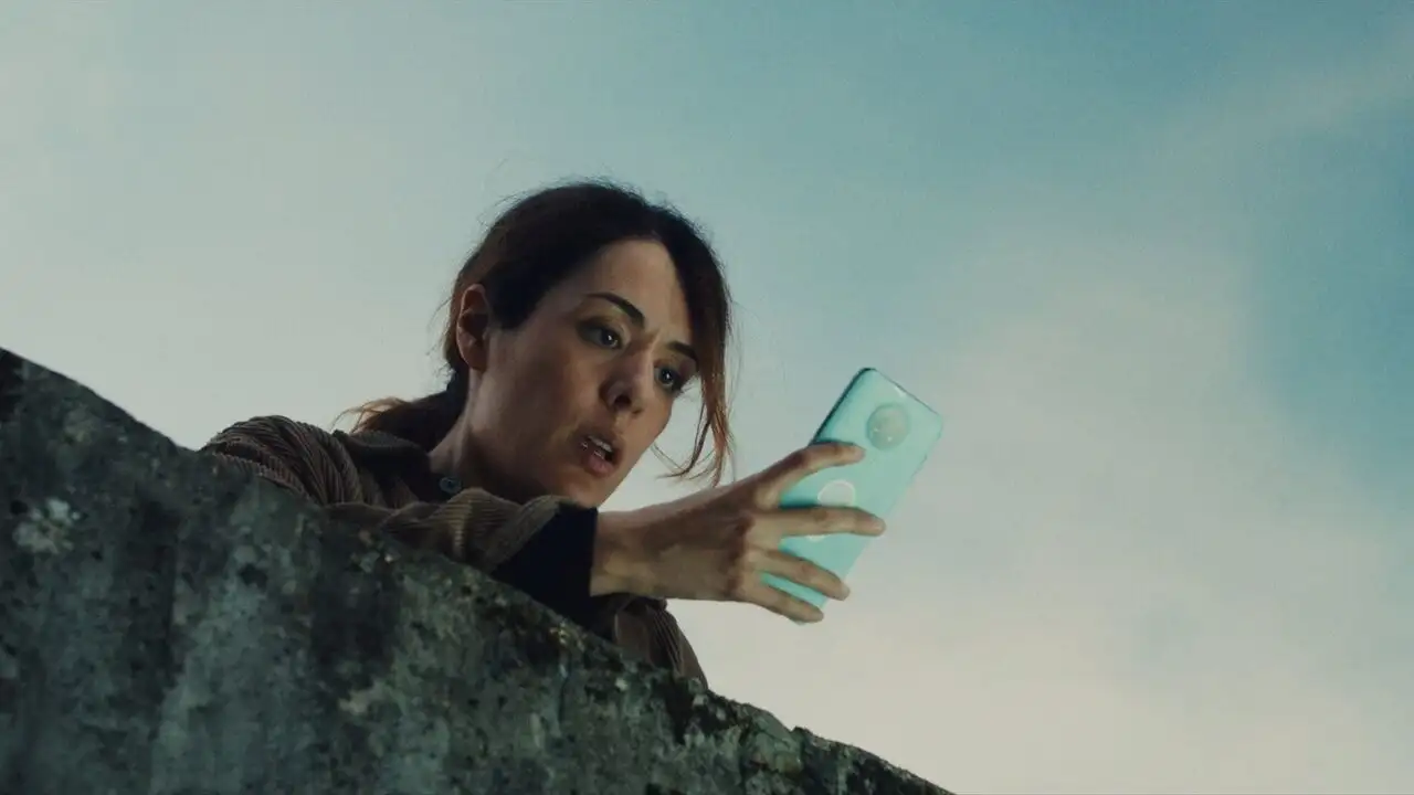 Intraçables - Saison 1 - L'anniversaire – image d’arrière-plan