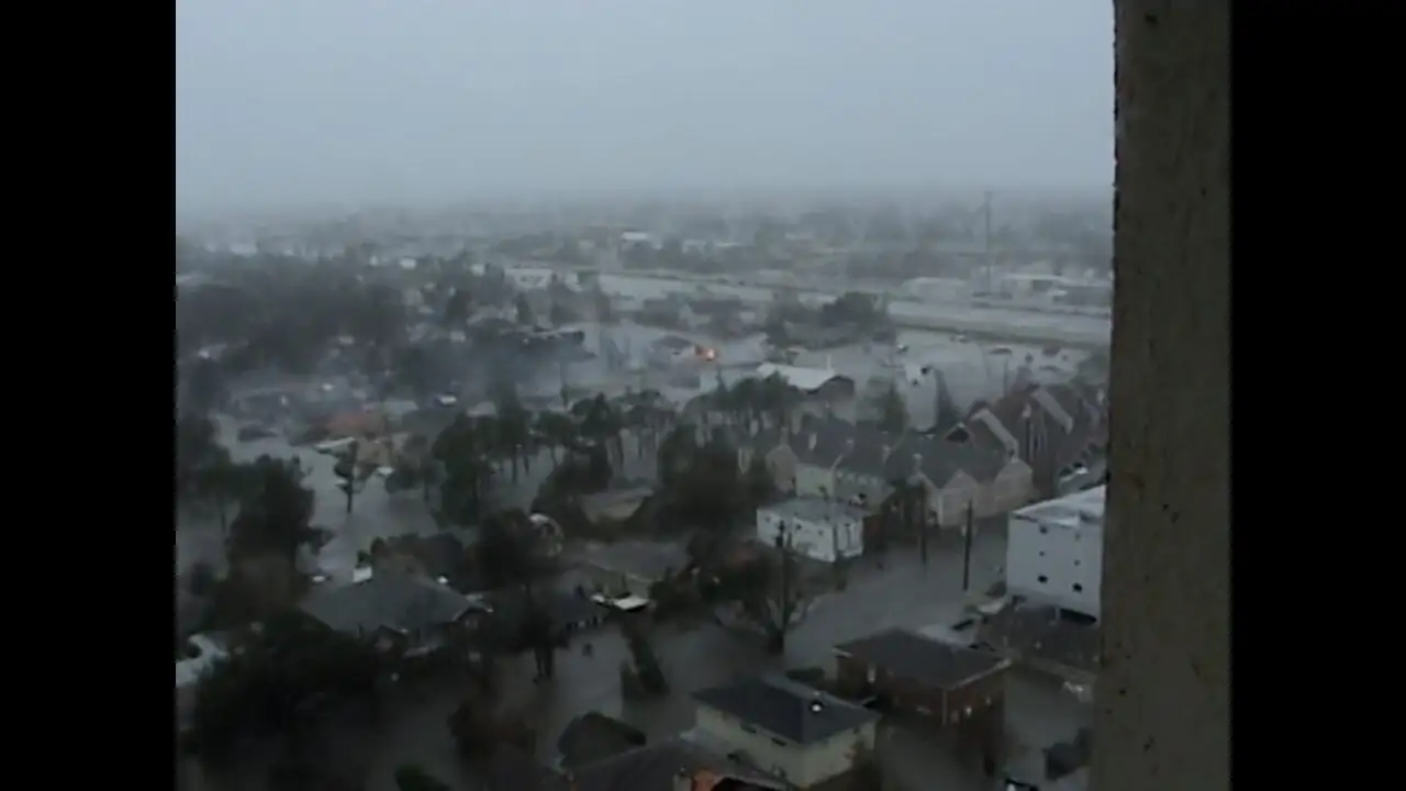 Hurricane Katrina: Race Against Time - Saison 1 - Le déclic – image d’arrière-plan