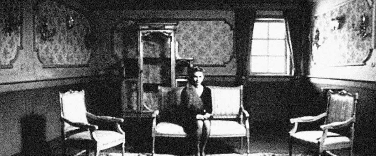 La philosophie dans le boudoir – image d’arrière-plan