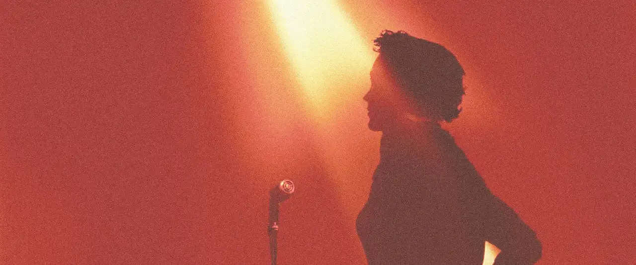 La Môme - L'histoire extraordinaire d'Edith Piaf – image d’arrière-plan