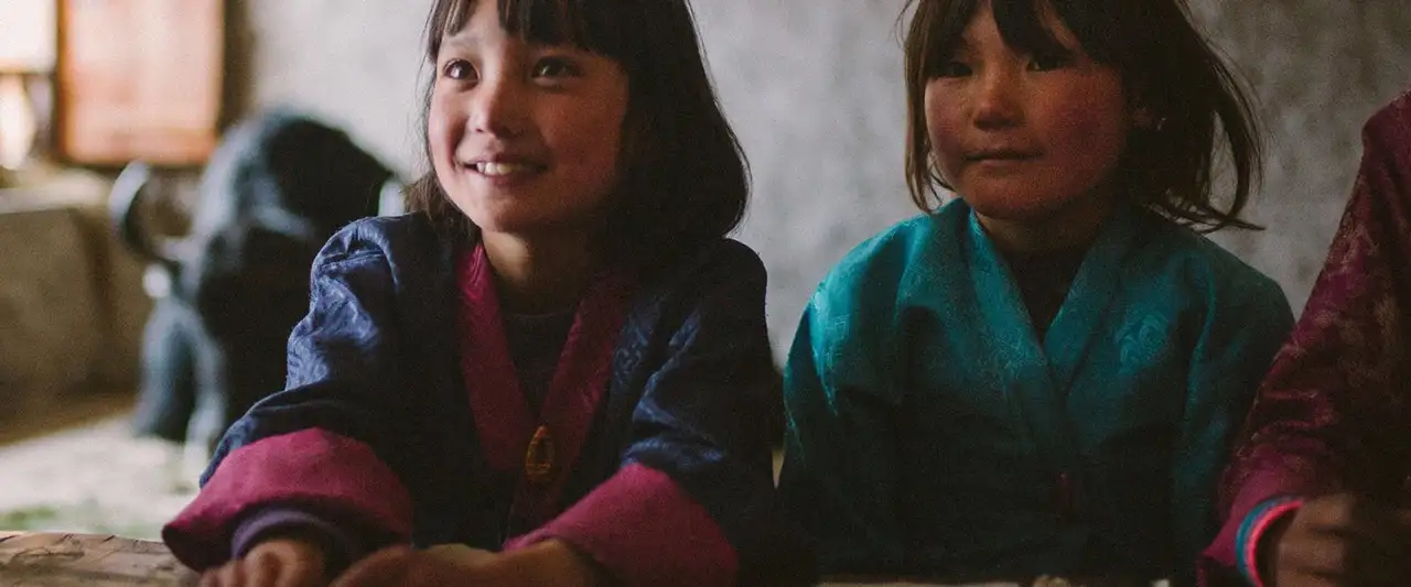 L'École du bout du monde - Trouvez ce que vous cherchez dans un endroit auquel vous ne vous attendiez pas – image d’arrière-plan
