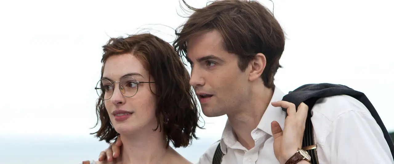Un jour - Dès leur première rencontre Emma et Dexter ont décidé de rester... amis ? – image d’arrière-plan