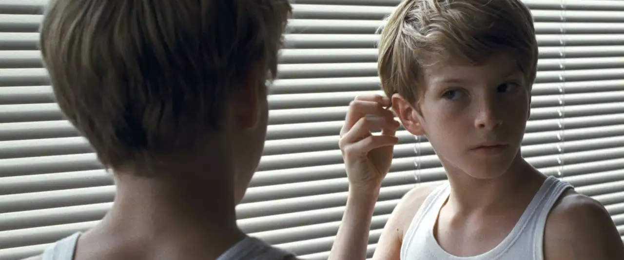 Goodnight Mommy - Une mère devrait veiller sur ses fils. – image d’arrière-plan