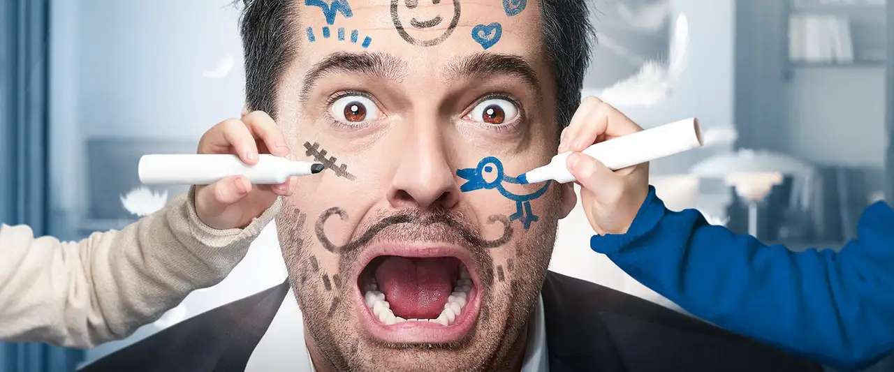 Les dents, pipi et au lit - Ses nouveaux colocs ont ... 5 et 8 ans ! – image d’arrière-plan