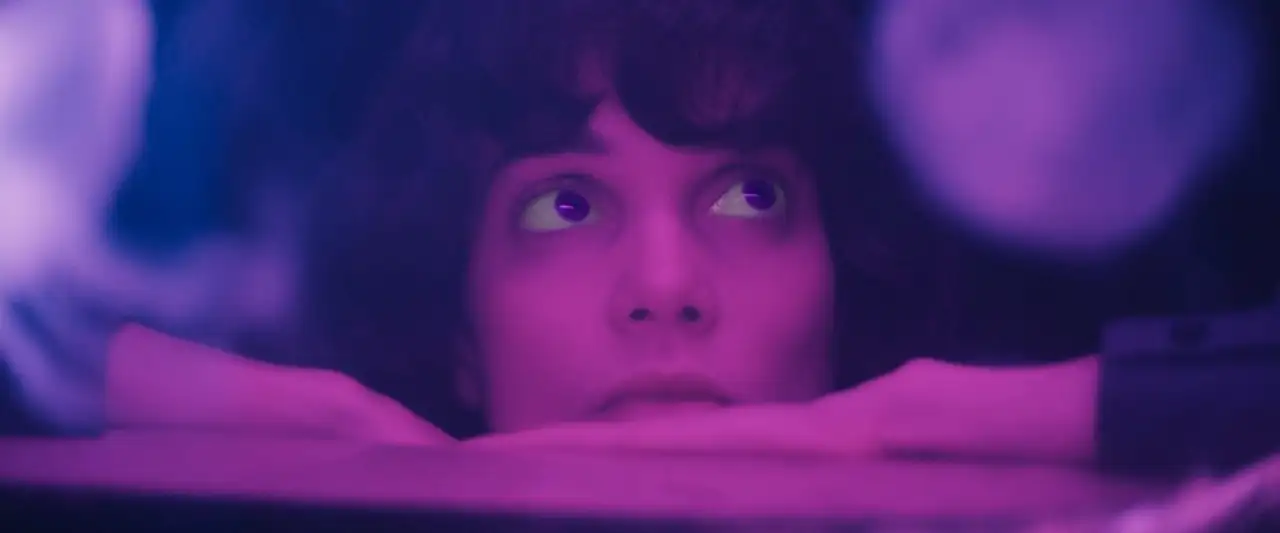 Extra-lucide - Saison 1 - Le bruit des autres – image d’arrière-plan
