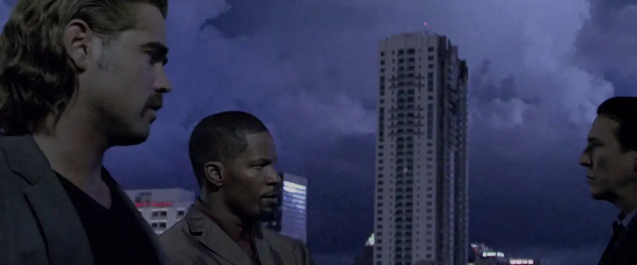 Miami Vice : Deux Flics à Miami - Quand on vit des deux côtés de la loi, jusqu'où faut-il aller ? – image d’arrière-plan