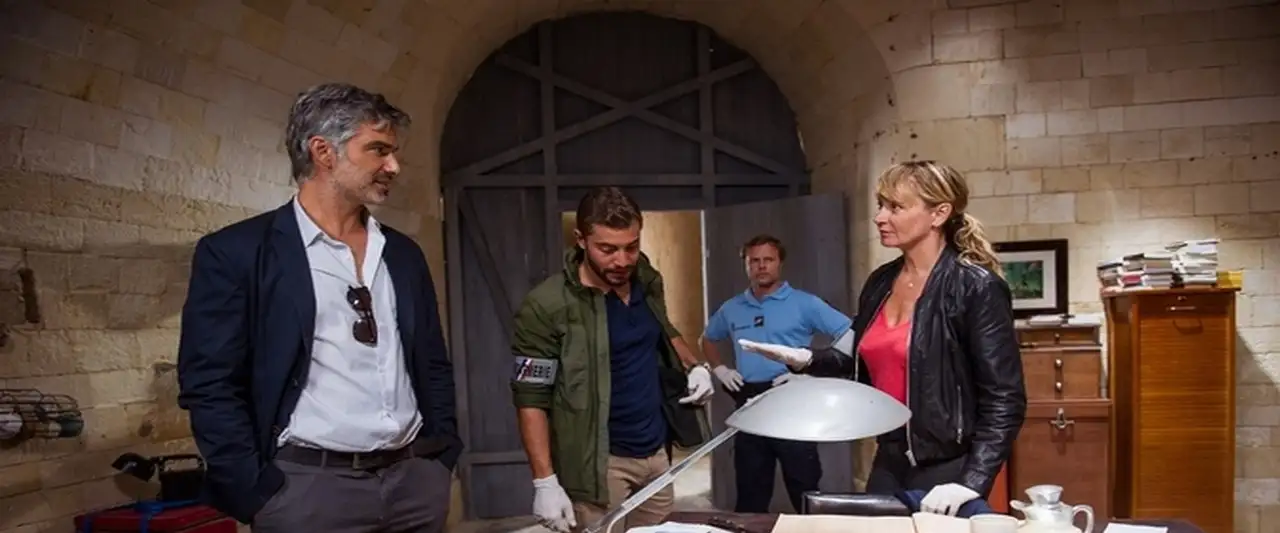 Les Mystères de l'île – image d’arrière-plan