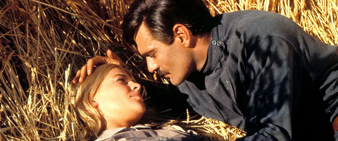 Le Docteur Jivago - L'époque était agitée, et ardente était l'histoire d'amour de Jivago, sa femme et la tendre Lara. – image d’arrière-plan
