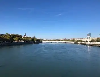 Echappées belles - Saison 20 - Week-end à Lyon – affiche