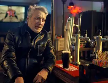 Antoine de Caunes : la vie "rêvée" d'un enfant du rock – affiche
