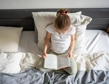 A bon entendeur - Quand l'IA rédige les romans de nos enfants – affiche