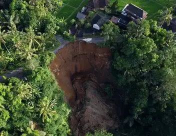Les 10 catastrophes qui ont marqué la planète - Saison 3 - Glissements de terrain – affiche