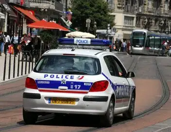 Enquête d'action - Urgence au cœur de la ville : avec la police criminelle de Grenoble – affiche