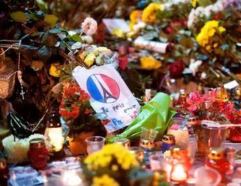 13 Novembre, dix ans après : La France se souvient – affiche