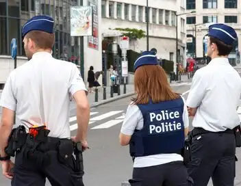 Les Docs du week-end - Délinquance : flics de choc à la frontière belge – affiche