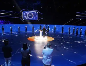 Le dernier cercle - Saison 1 – affiche