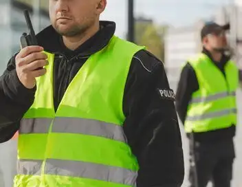 90' Enquêtes - Courses-poursuites, bagarres et agressions : Poitiers sous tension – affiche