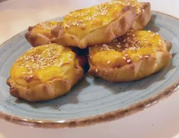 Voyage en cuisine - Crète : les kalitsounia – affiche