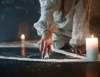 La légion des exorcistes, avec Eli Roth - Saison 1 - Invitation démoniaque – affiche