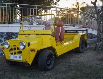 Occasions à saisir : tournée mondiale - Saison 2 - Portugal : Mini Moke – affiche