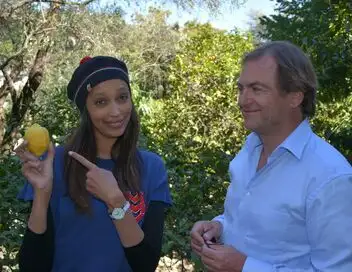 Sur les routes mythiques de France - Saison 2 - La route de la moyenne corniche avec Didier Van Cauwelaert – affiche