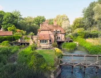 La vie secrète des jardins britanniques - Saison 1 - Au rythme de la rivière – affiche