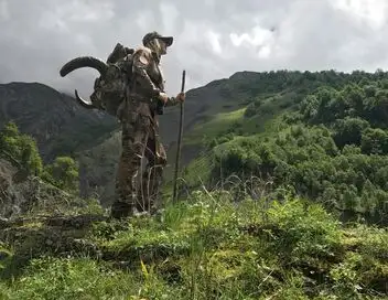 La globe-trotteuse Chasse & Pêche - Saison 4 - Beary Alaskan – affiche
