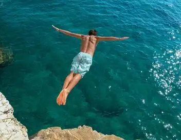 Plongeon de l'extrême : le cliff jumping - Episode 16 – affiche
